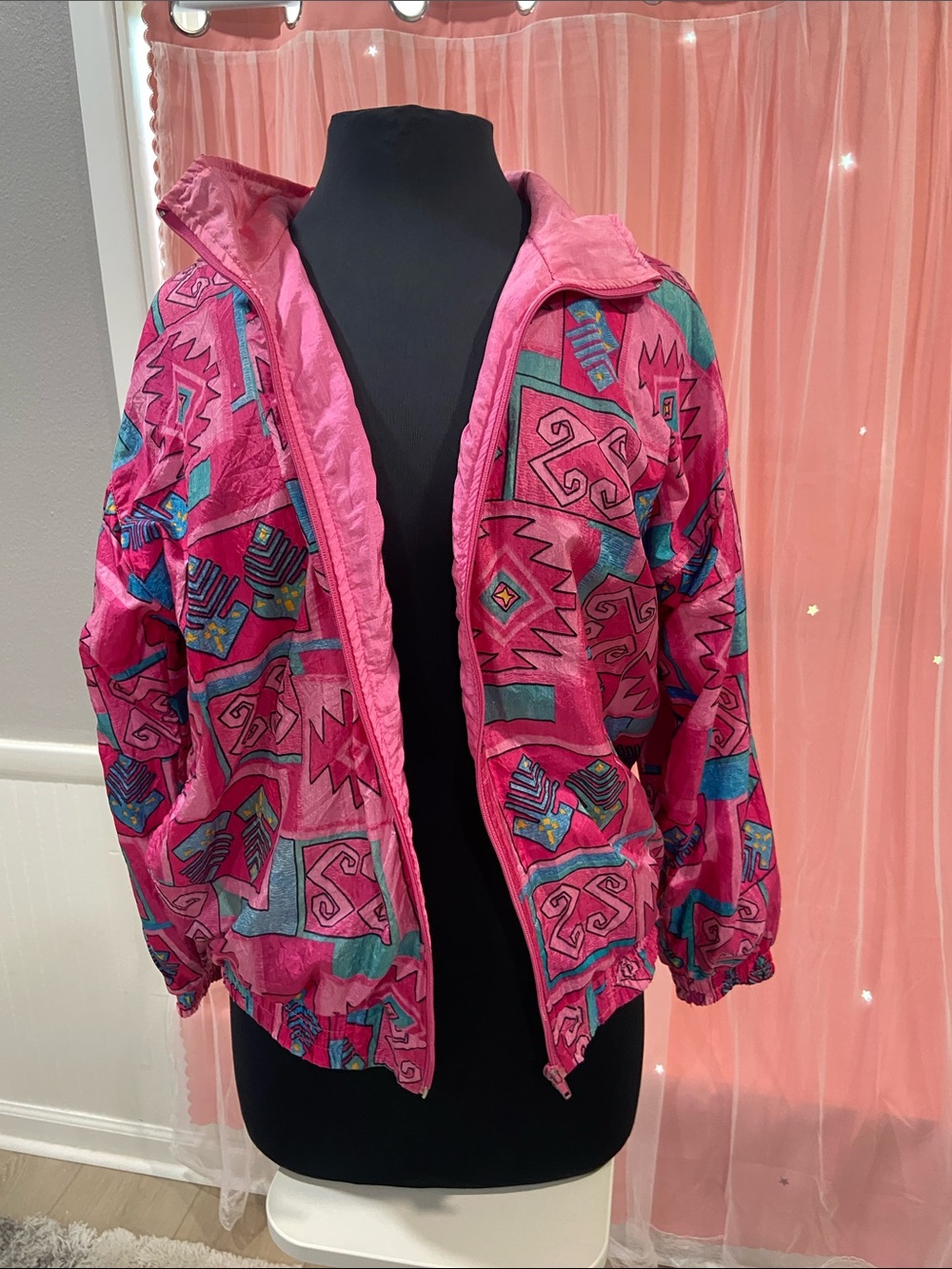 Women’s Pink Geometric Print Puffer Jacket. Size S